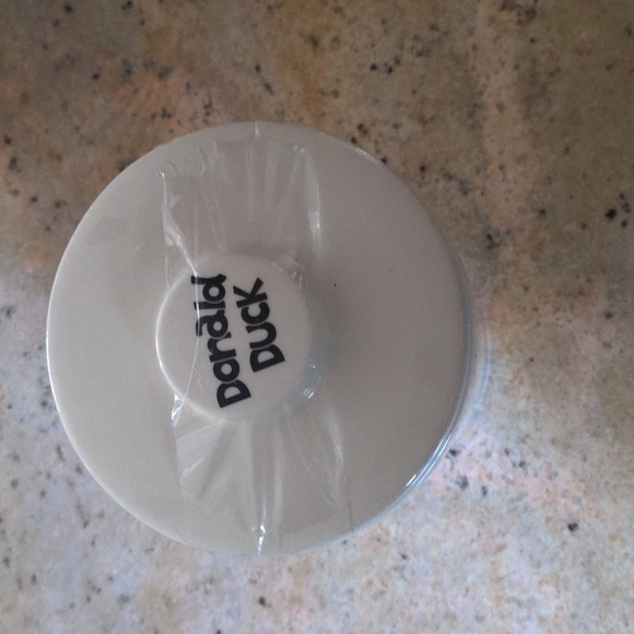 BRAND NEW Disney's Donald Duck Dry Food Storage Canister - Picture 2 of 5